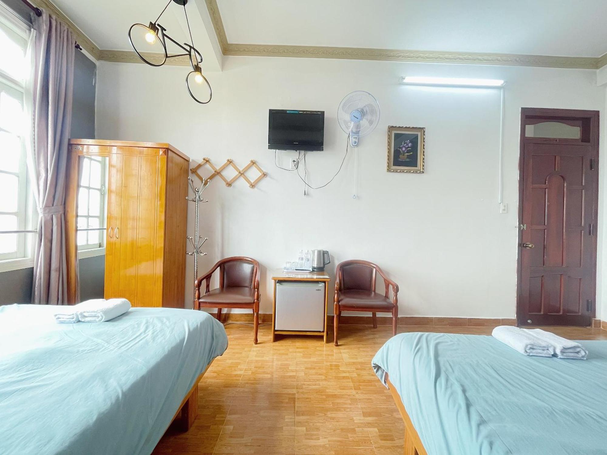 Hotel Khách sạn Anh Hào Dalat Exterior foto